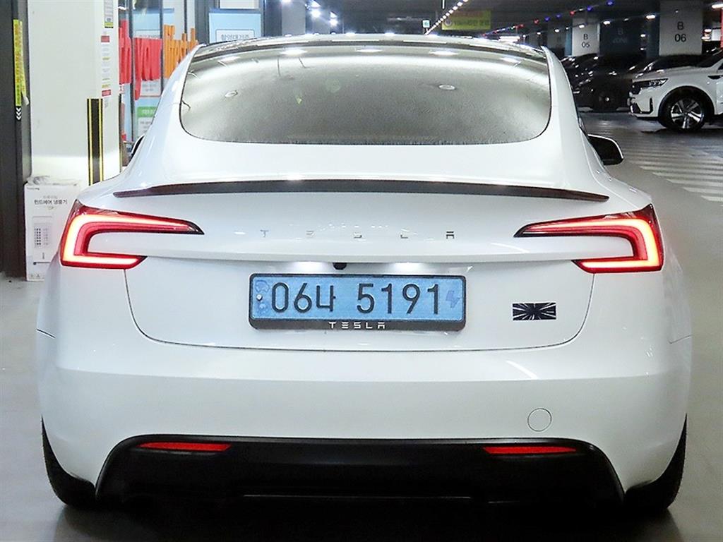 Tesla Model 3 AWD 퍼포먼스 - 5