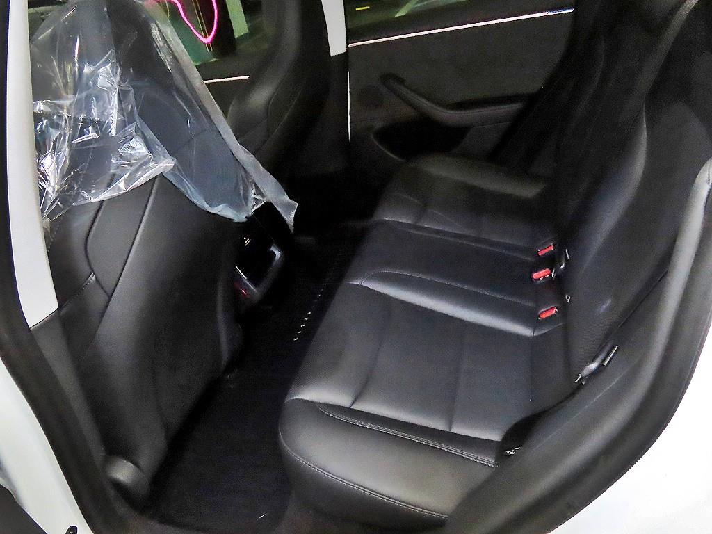 Tesla Model 3 AWD 퍼포먼스 - 7