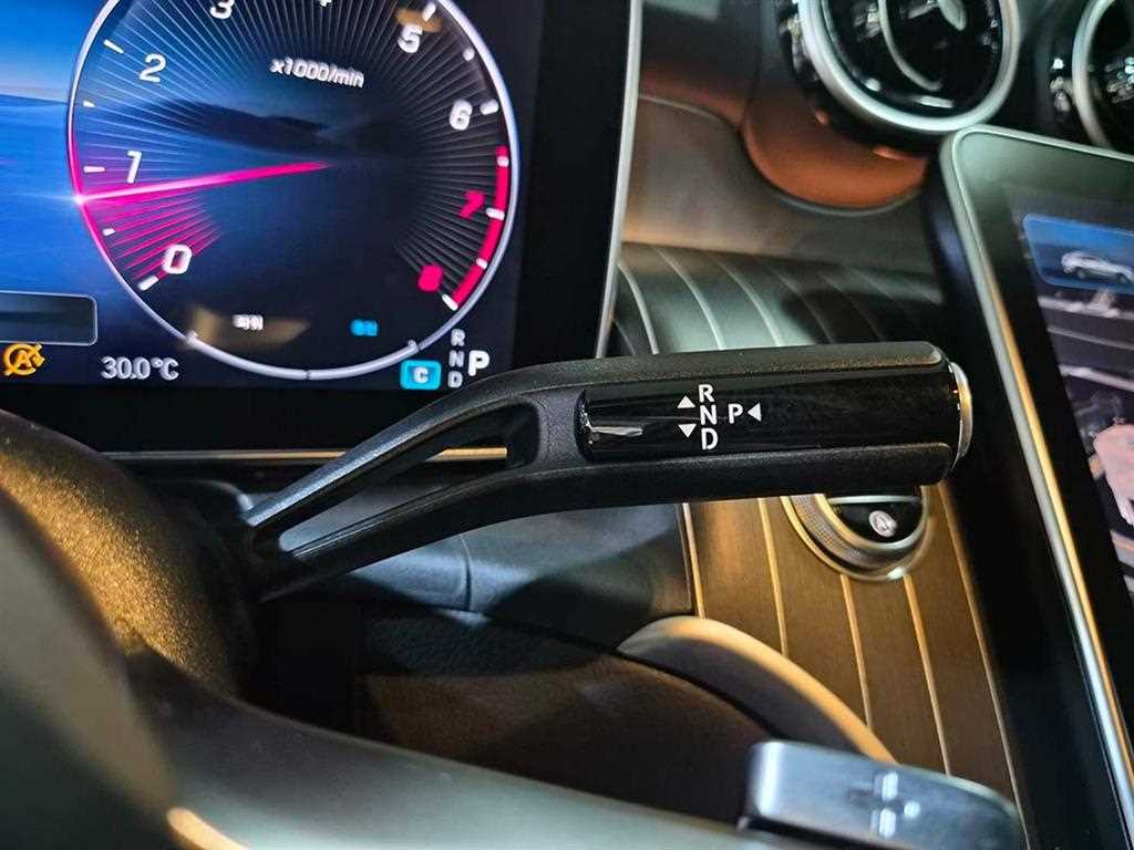 Mercedes-Benz GLC클래스(2세대) GLC 300 4매틱 쿠페 - 11