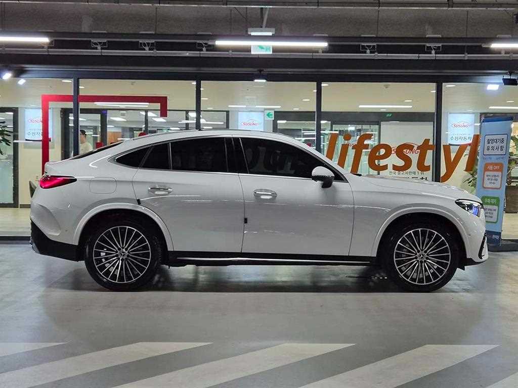 Mercedes-Benz GLC클래스(2세대) GLC 300 4매틱 쿠페 - 3