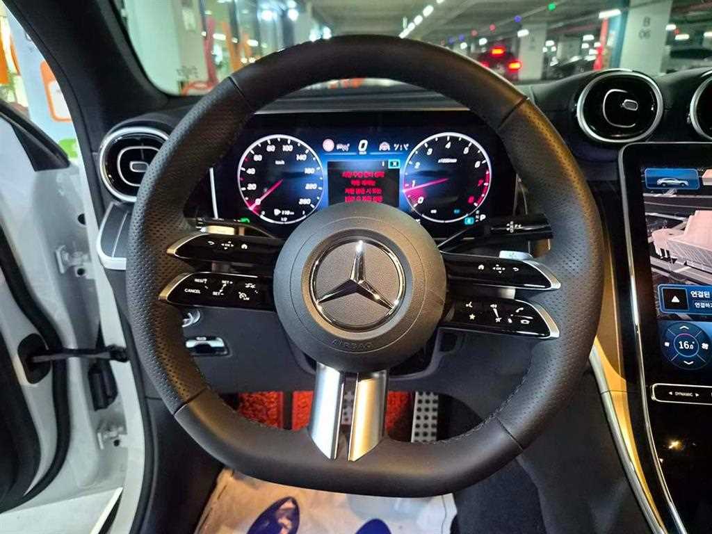 Mercedes-Benz GLC클래스(2세대) GLC 300 4매틱 쿠페 - 8