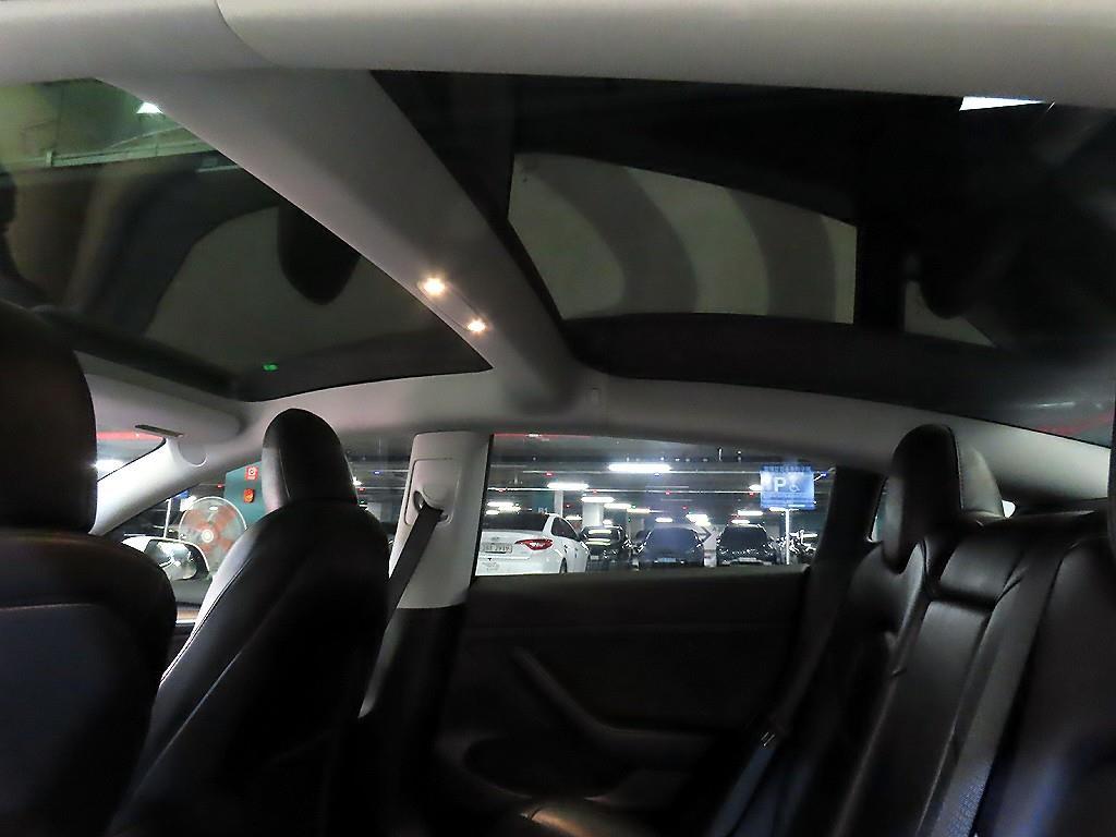 테슬라 모델 3 AWD 롱 레인지 - 18