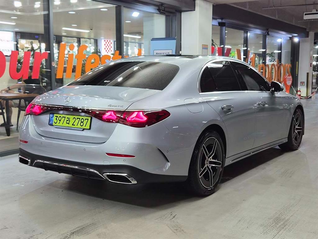 벤츠 E클래스(6세대) E300 4매틱 AMG 라인 - 4