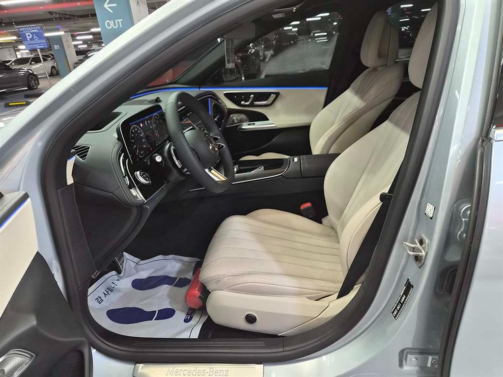 벤츠 E클래스(6세대) E300 4매틱 AMG 라인 - 6
