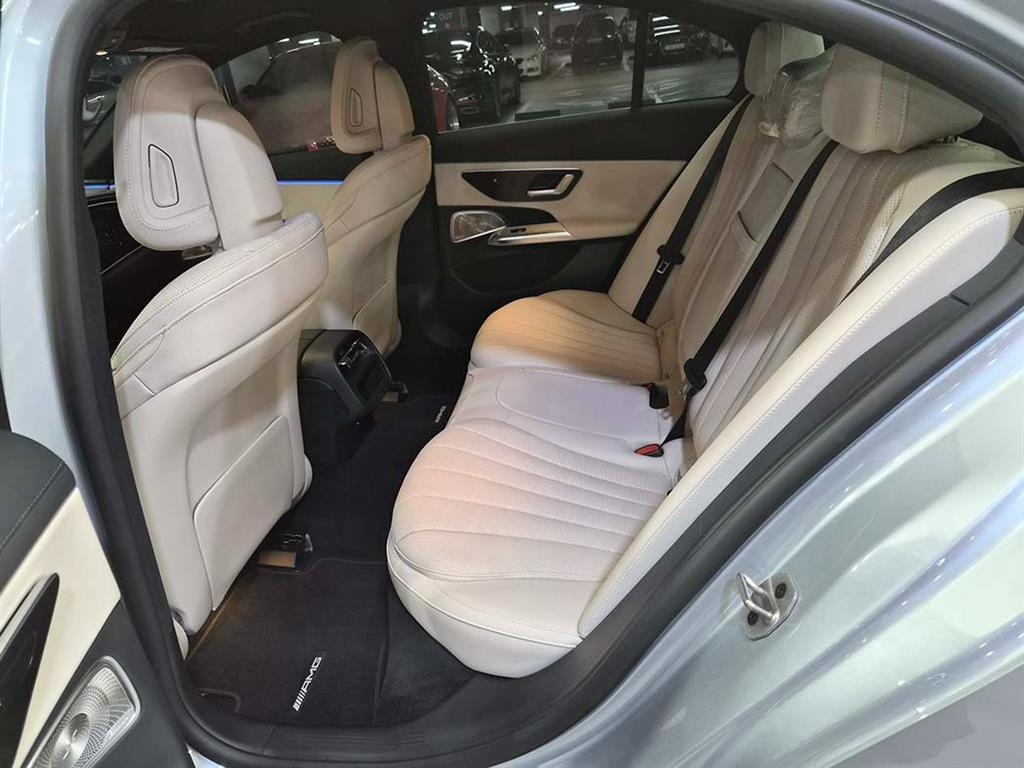 벤츠 E클래스(6세대) E300 4매틱 AMG 라인 - 7