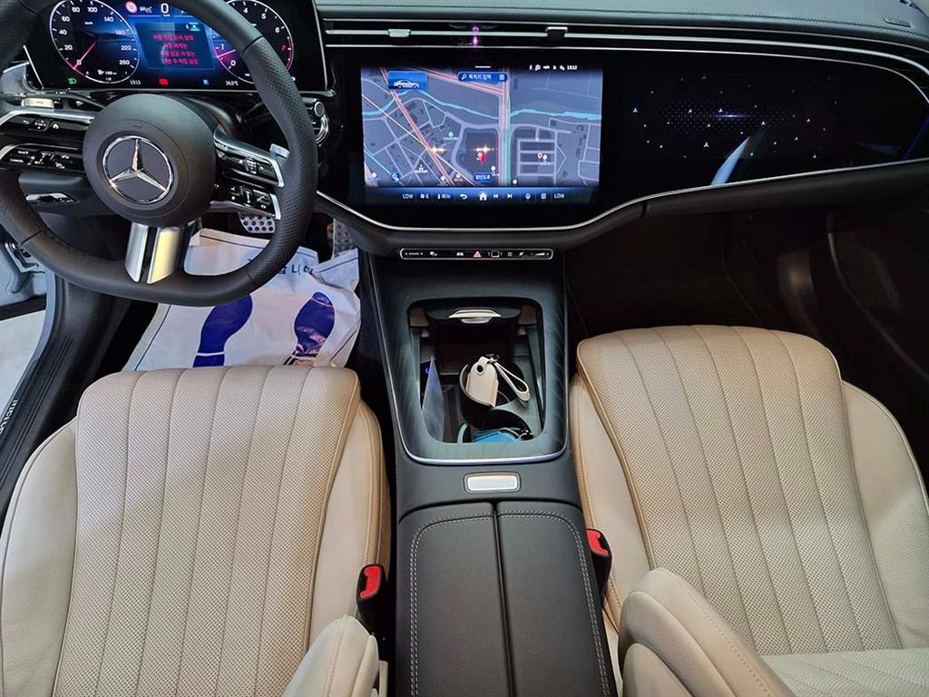 벤츠 E클래스(6세대) E300 4매틱 AMG 라인 - 10
