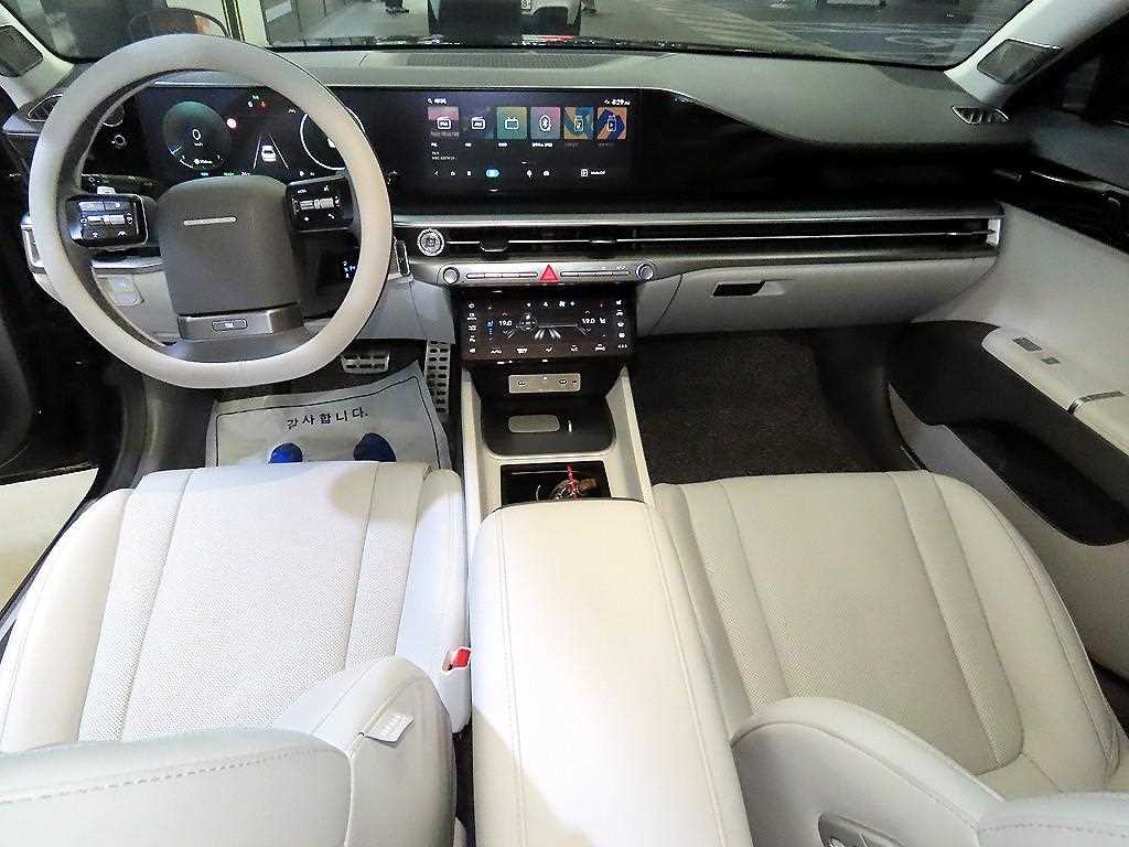 Hyundai Grandeur Hybrid (GN7) 1.6 HEV 익스클루시브 - 10