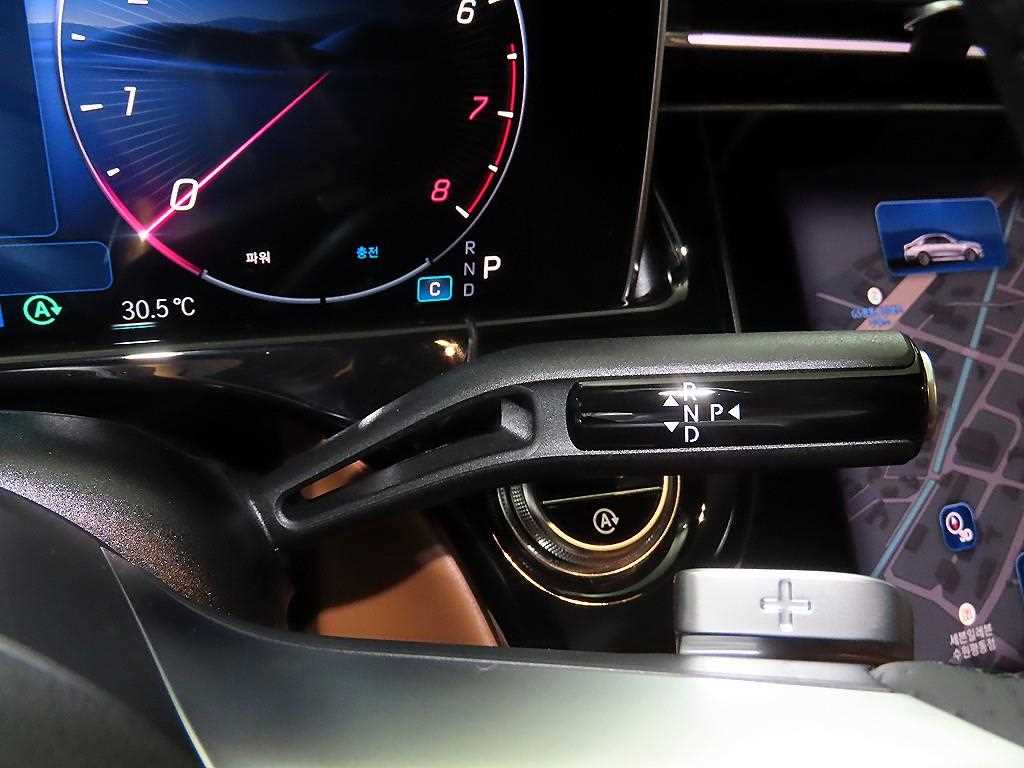 Mercedes-Benz E클래스(6세대) E300 4매틱 AMG 라인 - 12