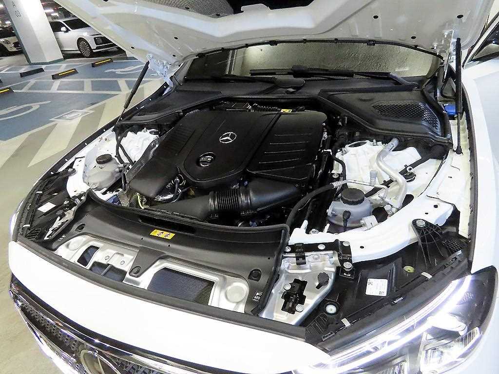 Mercedes-Benz E클래스(6세대) E300 4매틱 AMG 라인 - 19