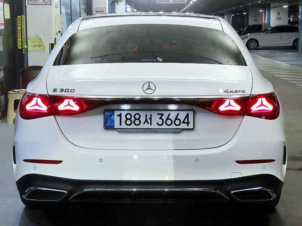 Mercedes-Benz E클래스(6세대) E300 4매틱 AMG 라인 - 5