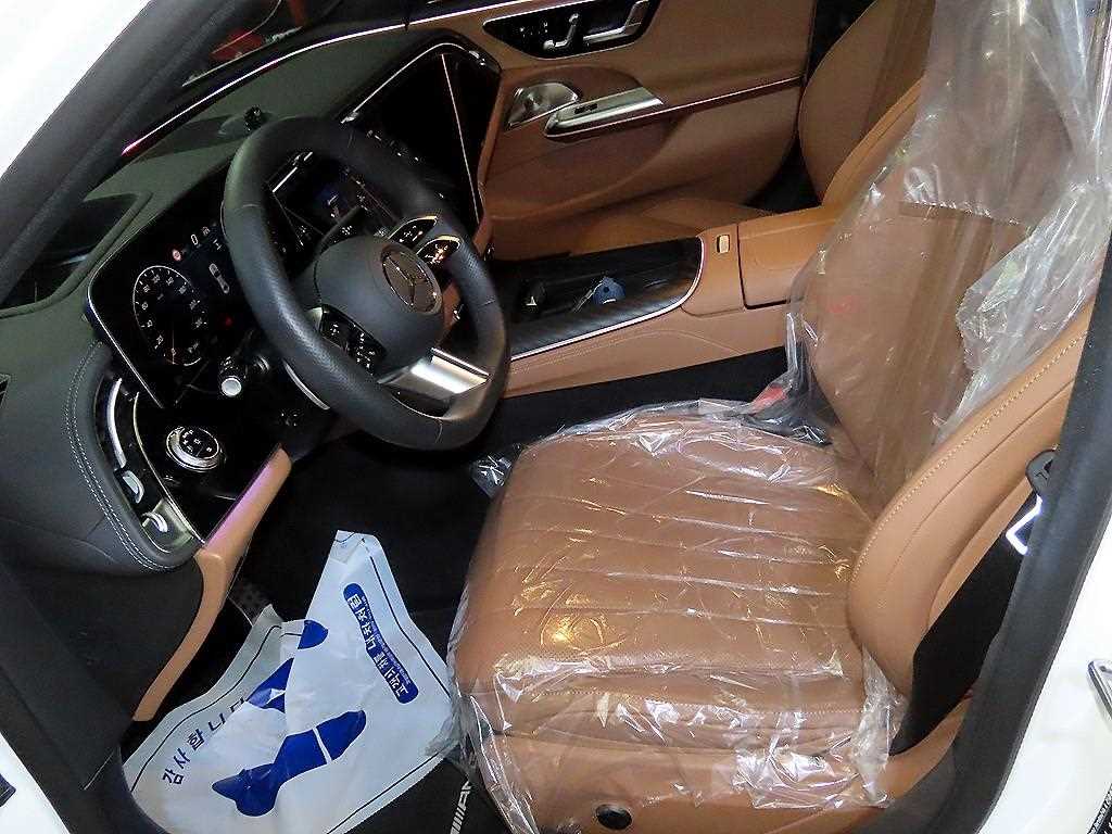 Mercedes-Benz E클래스(6세대) E300 4매틱 AMG 라인 - 6