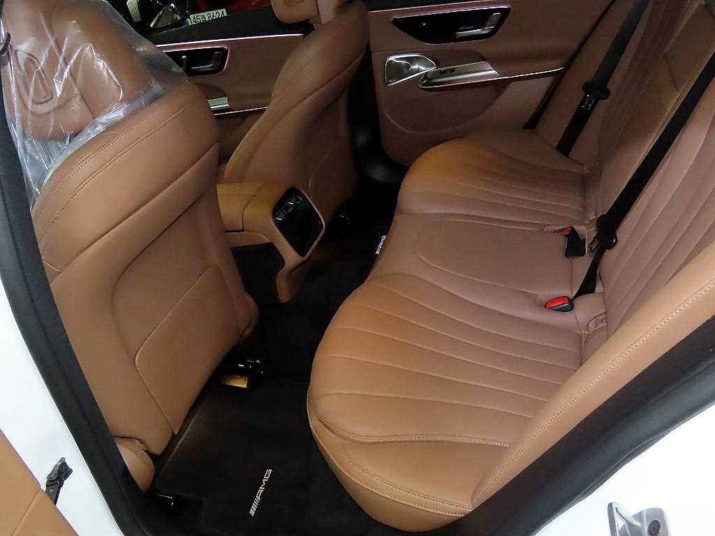 Mercedes-Benz E클래스(6세대) E300 4매틱 AMG 라인 - 7