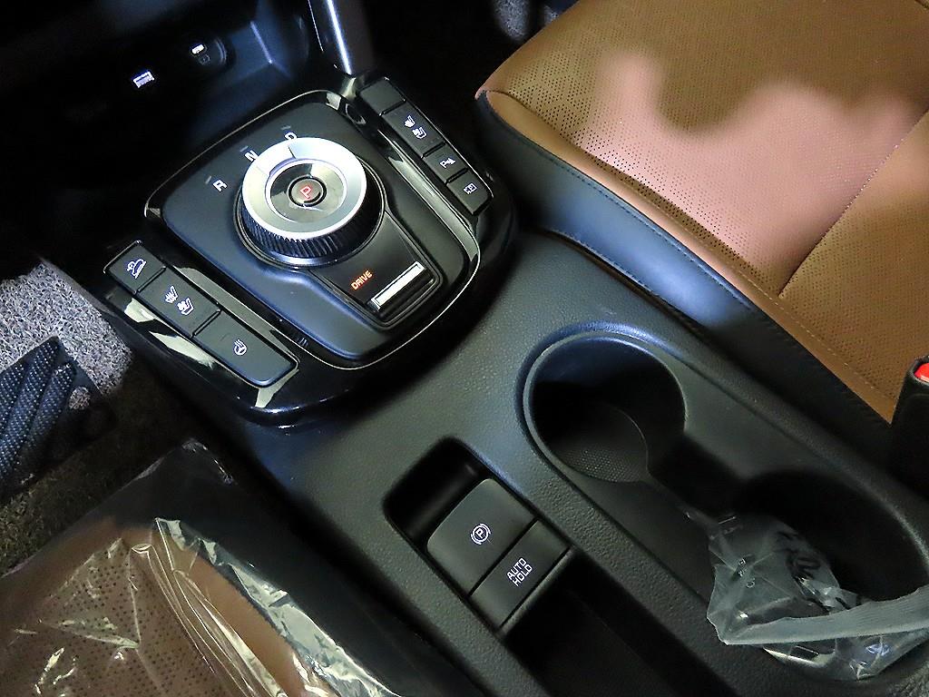 기아 더 뉴 셀토스 2.0 가솔린 2WD 시그니처 - 12