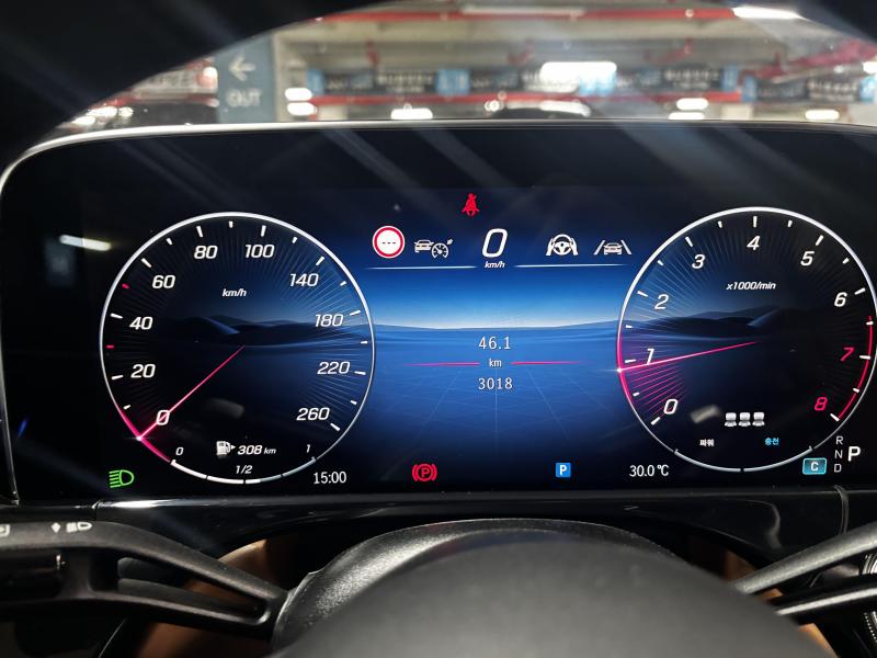 Mercedes-Benz E클래스(6세대) E300 4매틱 AMG 라인 - 11