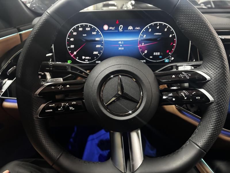 Mercedes-Benz E클래스(6세대) E300 4매틱 AMG 라인 - 12