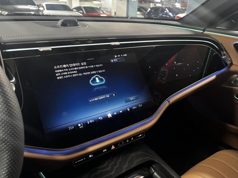 Mercedes-Benz E클래스(6세대) E300 4매틱 AMG 라인 - 13