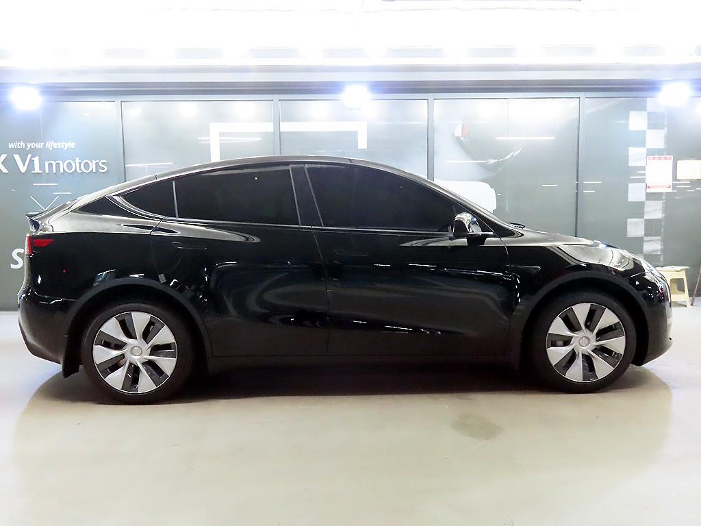 Tesla Model Y AWD 롱 레인지 - 3