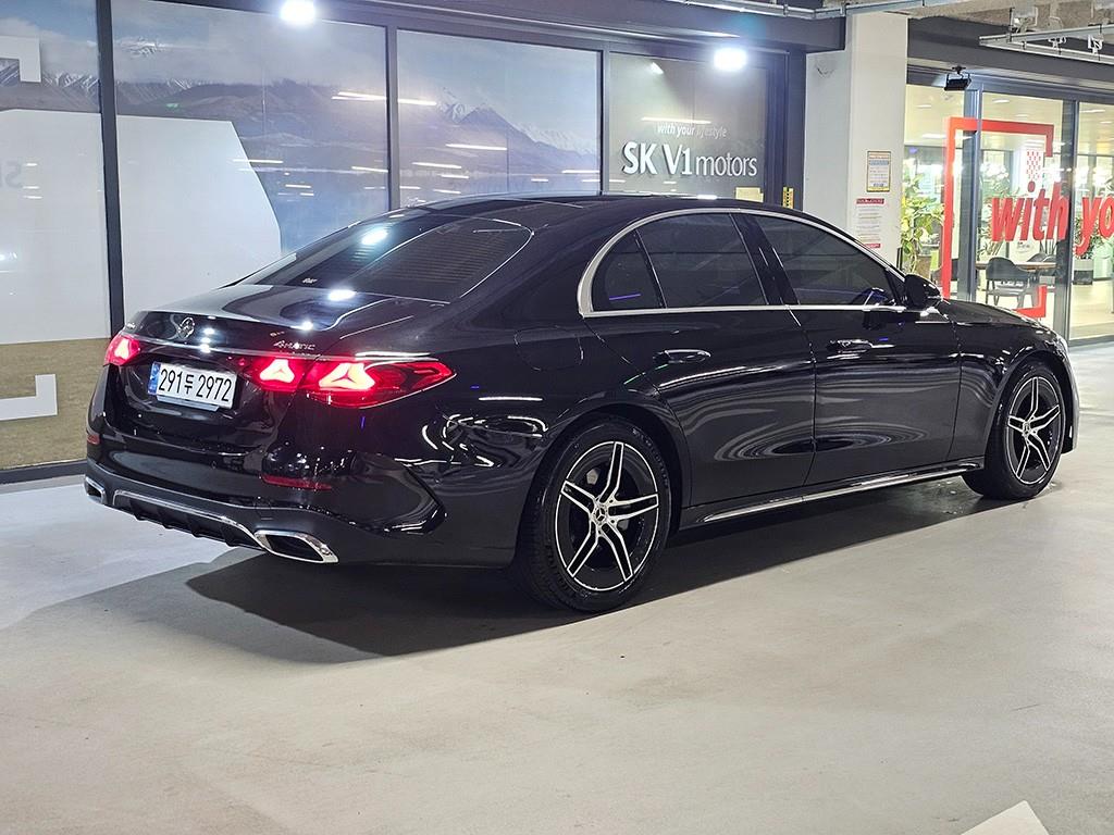 벤츠 E클래스(6세대) E300 4매틱 AMG 라인 - 4
