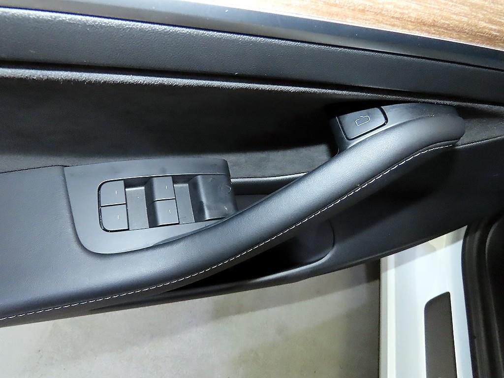 Tesla Model 3 AWD 롱 레인지 - 13