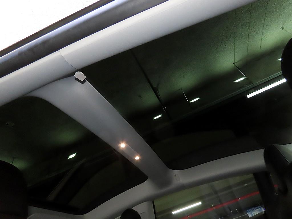 Tesla Model 3 AWD 롱 레인지 - 18