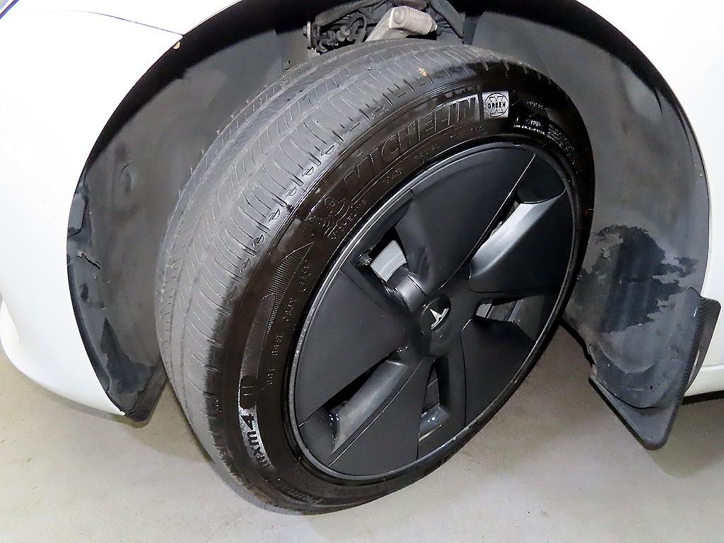 Tesla Model 3 AWD 롱 레인지 - 20