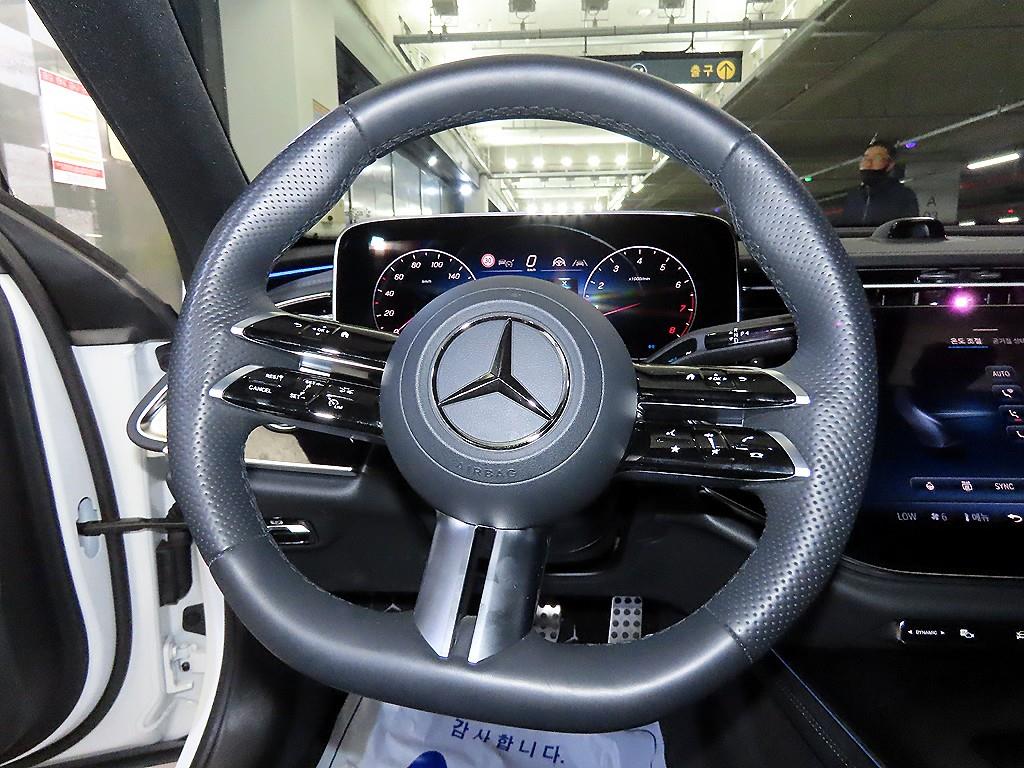 벤츠 E클래스(6세대) E300 4매틱 AMG 라인 - 8