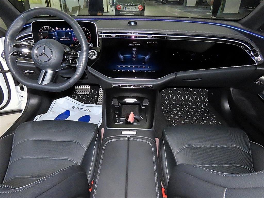 벤츠 E클래스(6세대) E300 4매틱 AMG 라인 - 10