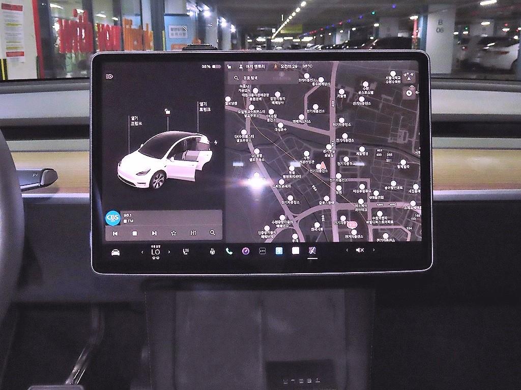 Tesla Model Y AWD 롱 레인지 - 11