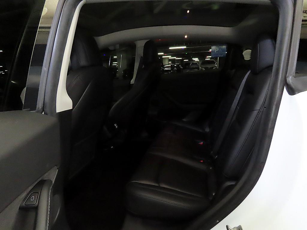Tesla Model Y AWD 롱 레인지 - 7