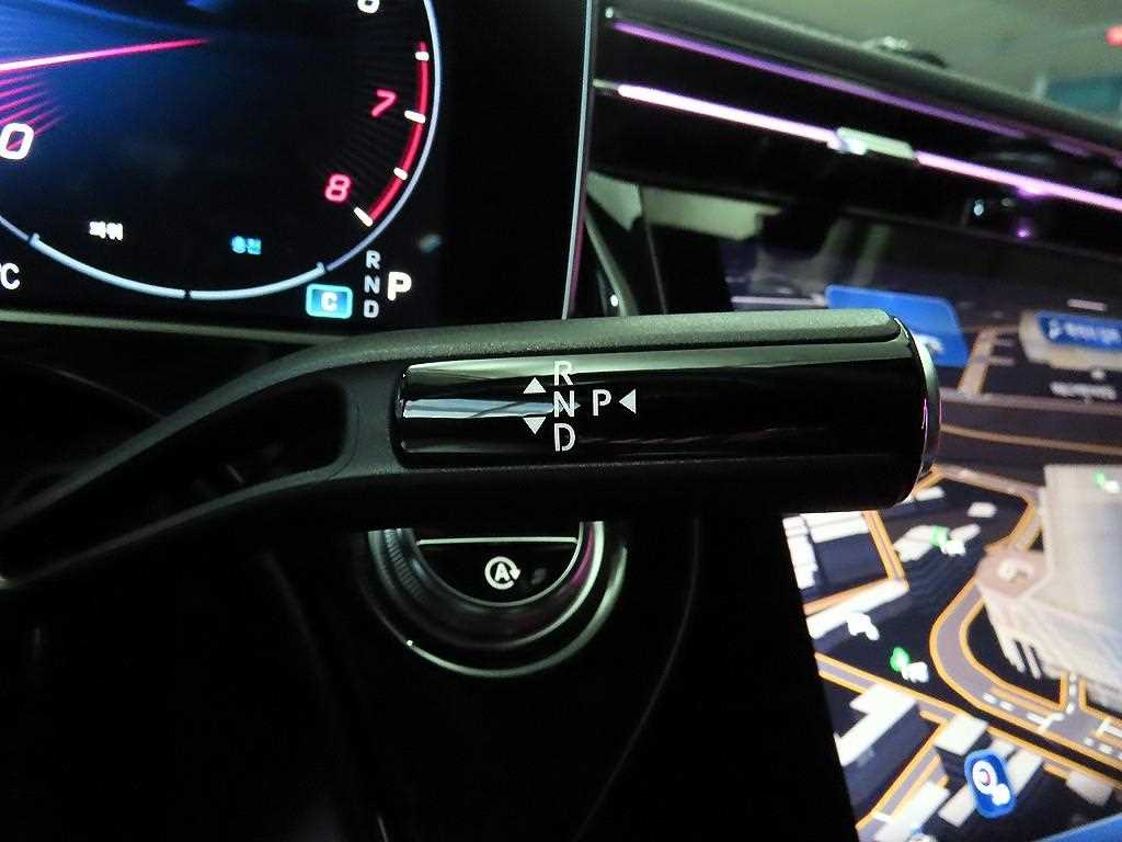 벤츠 E클래스(6세대) E300 4매틱 AMG 라인 - 12