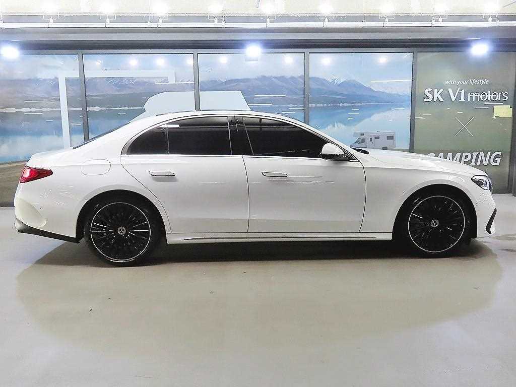 벤츠 E클래스(6세대) E300 4매틱 AMG 라인 - 3