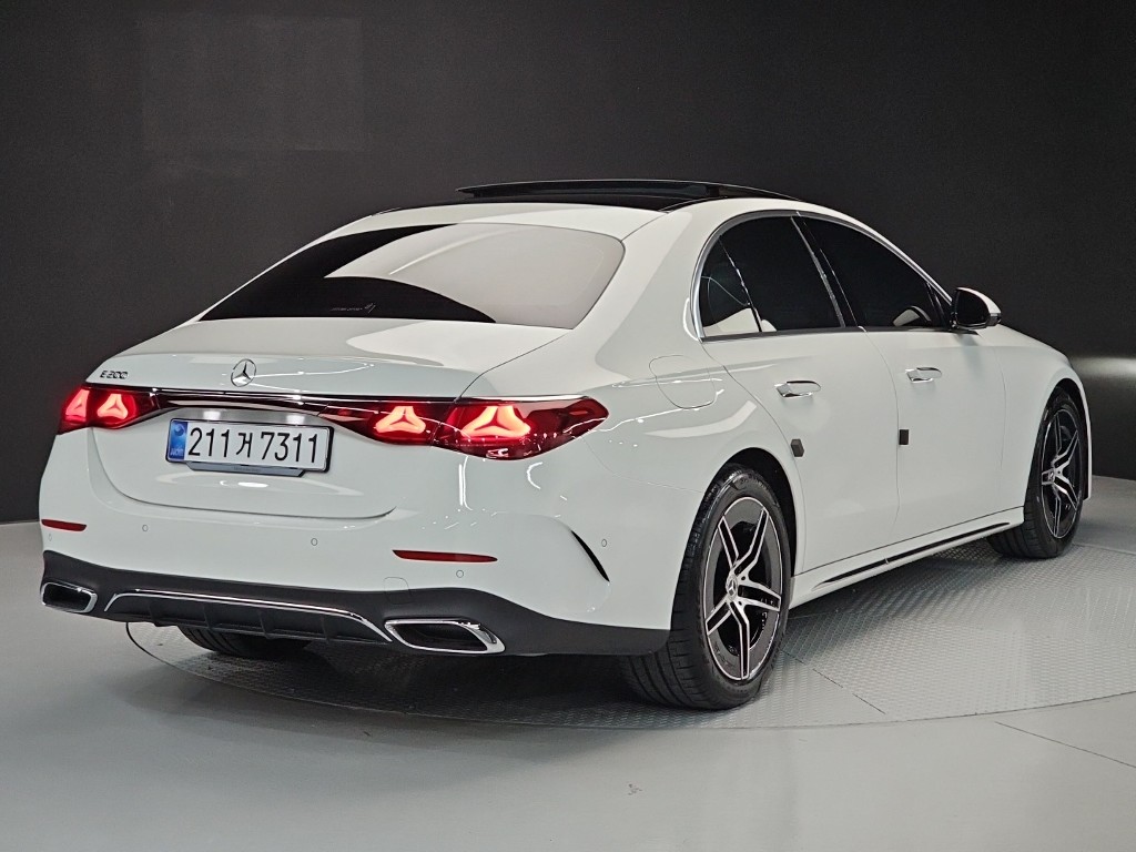 벤츠 E클래스(6세대) E200 AMG 라인 - 4