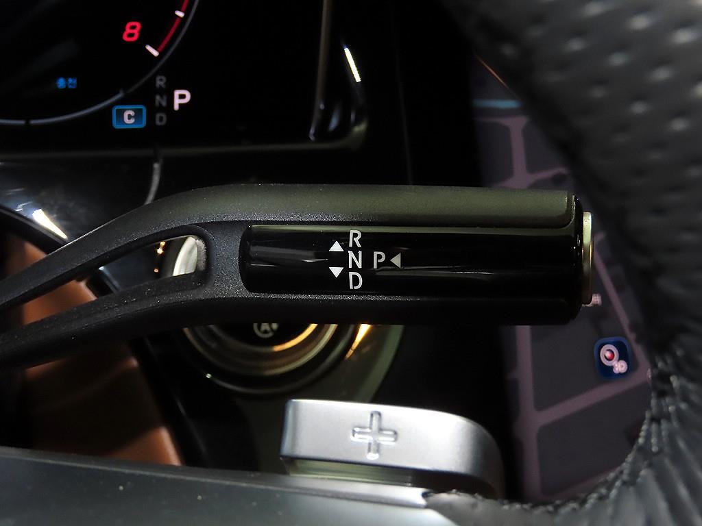 벤츠 E클래스(6세대) E300 4매틱 AMG 라인 - 12