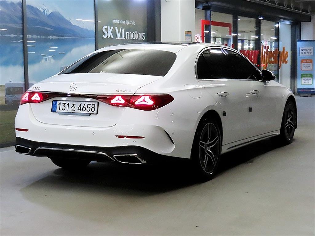 벤츠 E클래스(6세대) E300 4매틱 AMG 라인 - 4