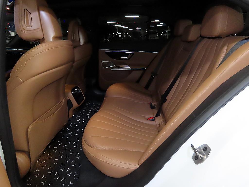 벤츠 E클래스(6세대) E300 4매틱 AMG 라인 - 7