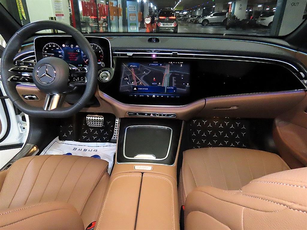 벤츠 E클래스(6세대) E300 4매틱 AMG 라인 - 10