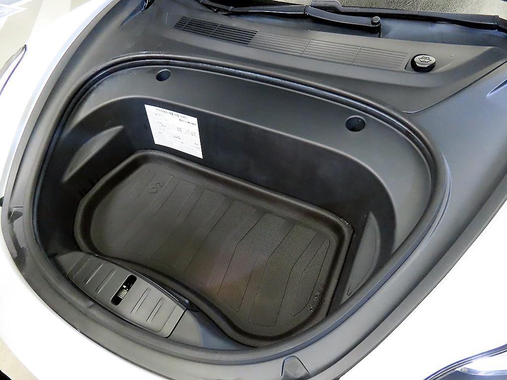 Tesla Model 3 AWD 롱 레인지 - 19