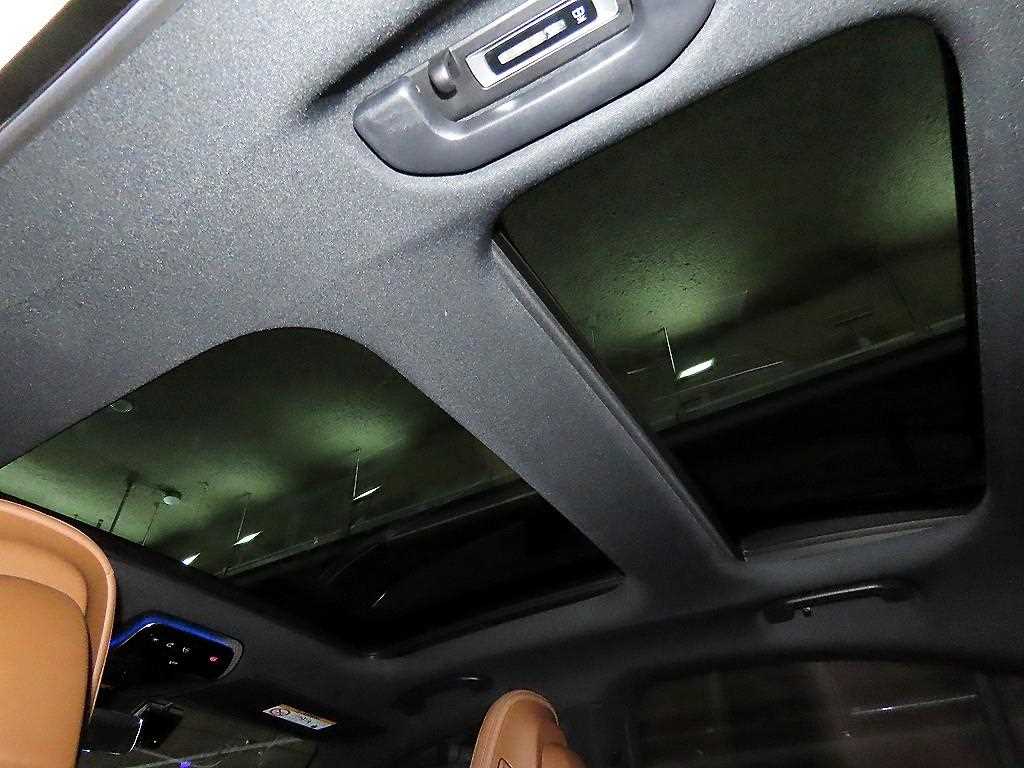 벤츠 E클래스(6세대) E300 4매틱 AMG 라인 - 17