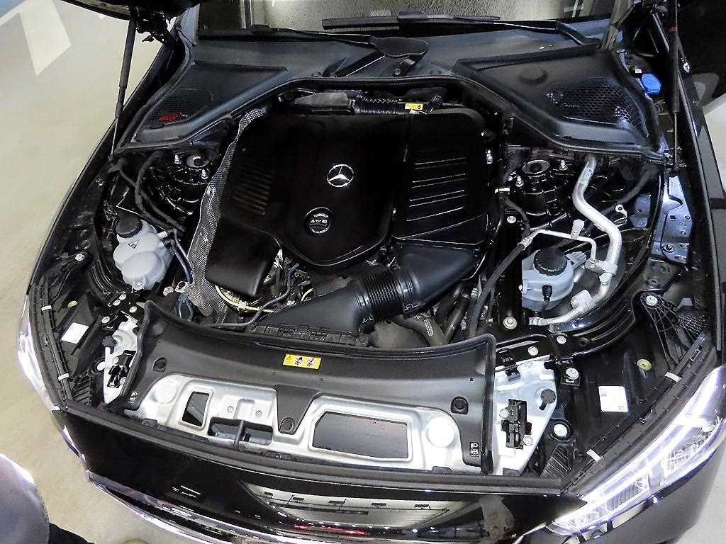 벤츠 E클래스(6세대) E300 4매틱 AMG 라인 - 19