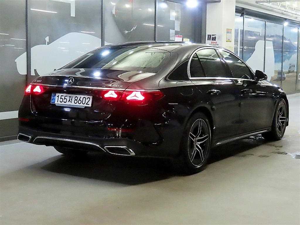 벤츠 E클래스(6세대) E300 4매틱 AMG 라인 - 4