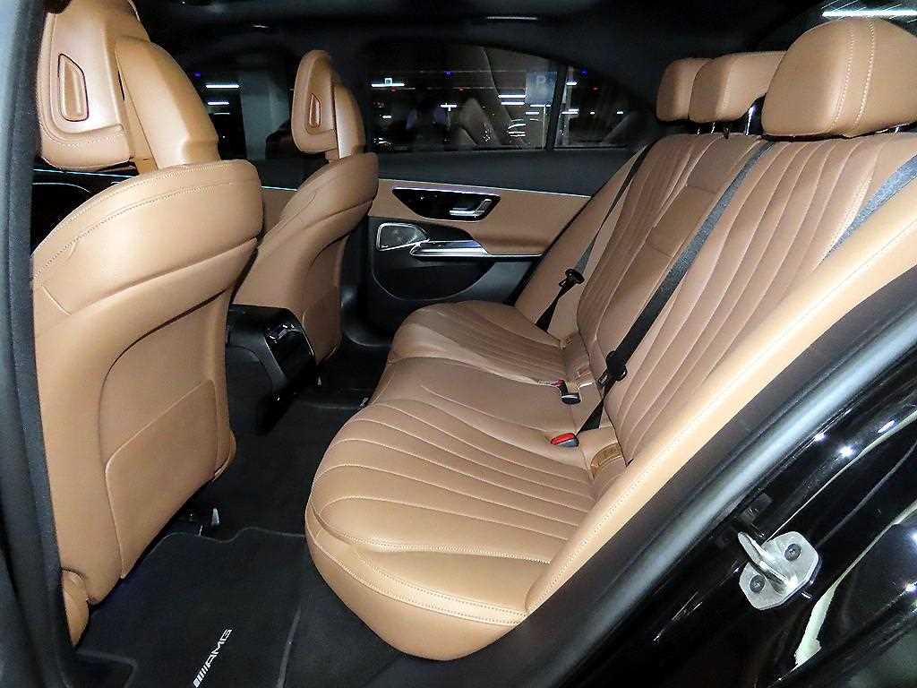 벤츠 E클래스(6세대) E300 4매틱 AMG 라인 - 7