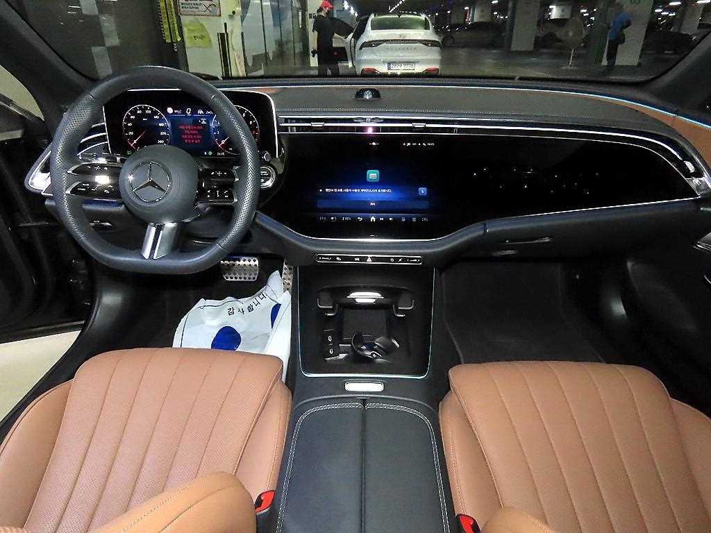 벤츠 E클래스(6세대) E300 4매틱 AMG 라인 - 10