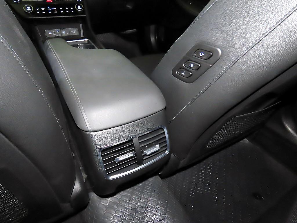 Hyundai Sonata The Edge Hybrid (DN8) 2.0 HEV 익스클루시브 - 17