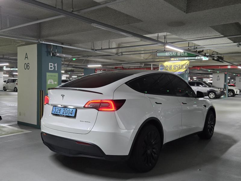 테슬라 모델 Y AWD 롱 레인지 - 4