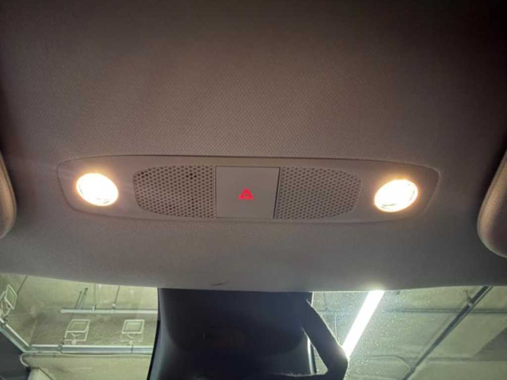 Tesla Model Y AWD 롱 레인지 - 16