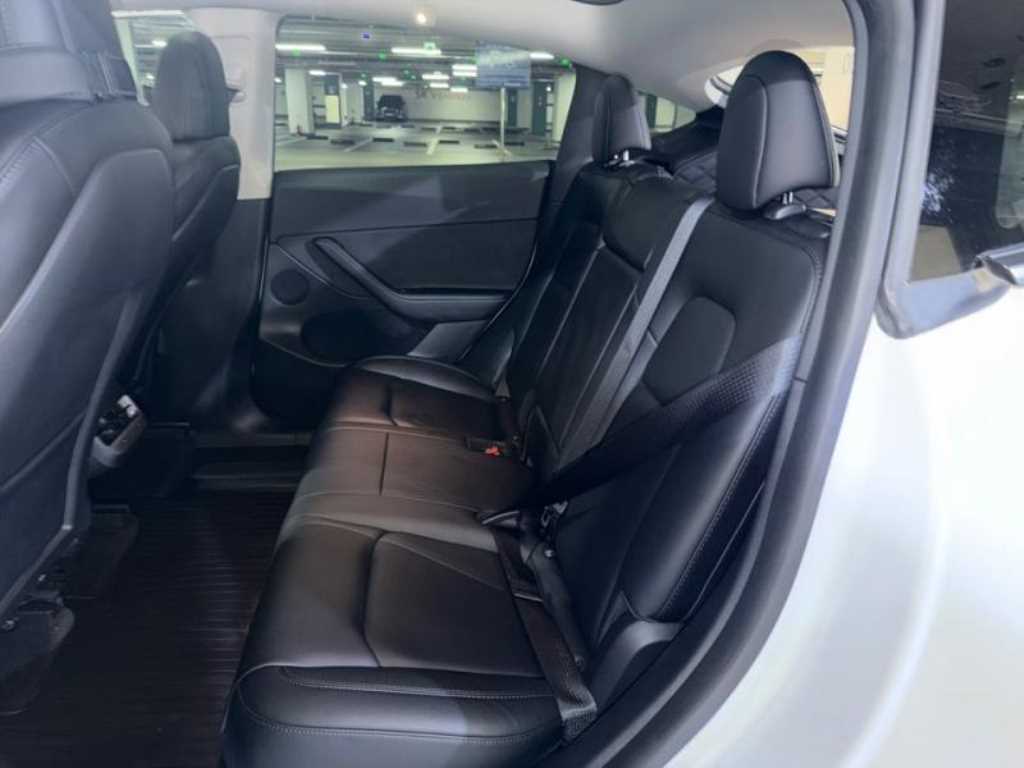 Tesla Model Y AWD 롱 레인지 - 7