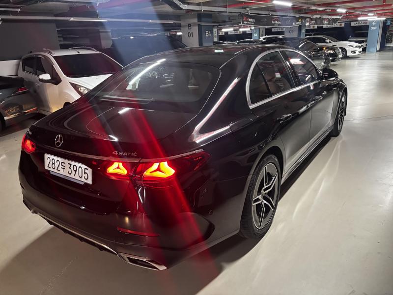 Mercedes-Benz E클래스(6세대) E300 4매틱 AMG 라인 - 4
