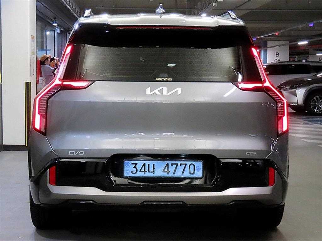기아 EV9 롱레인지 4WD GT 라인 - 5