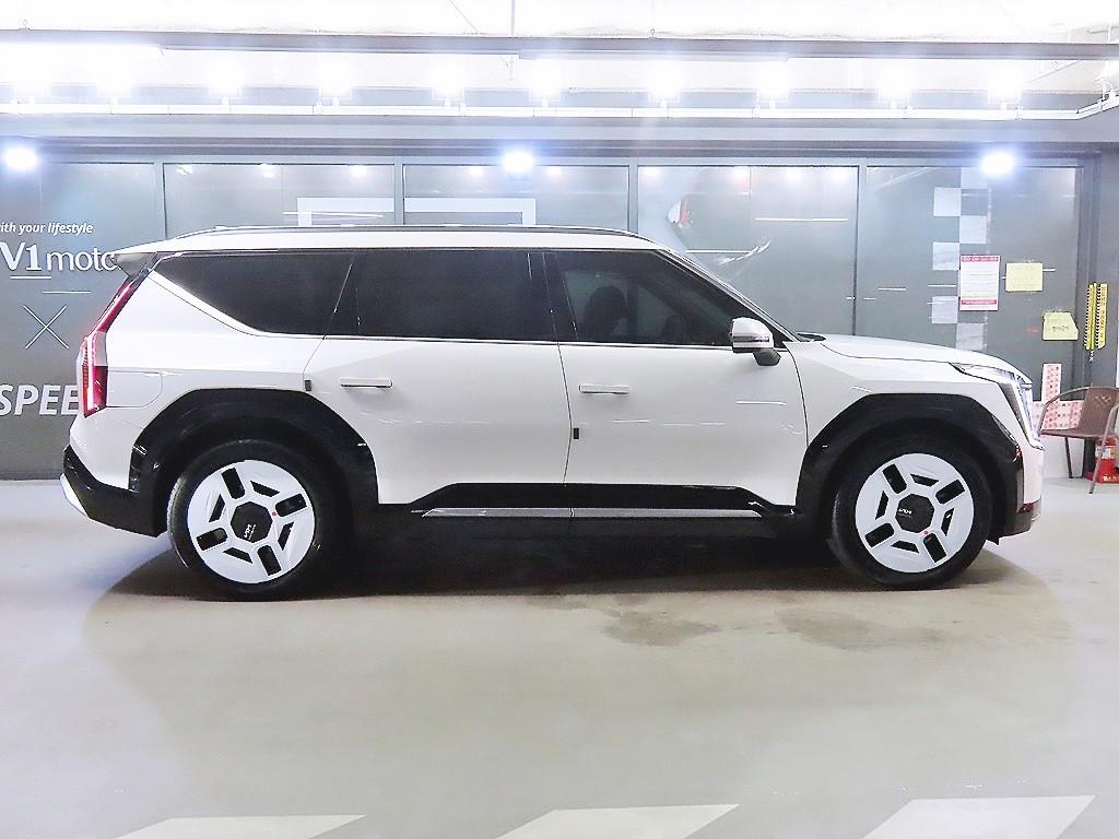 기아 EV9 롱레인지 4WD 어스 - 3