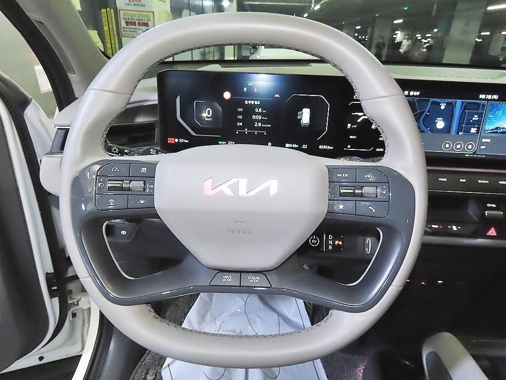 기아 EV9 롱레인지 4WD 어스 - 8
